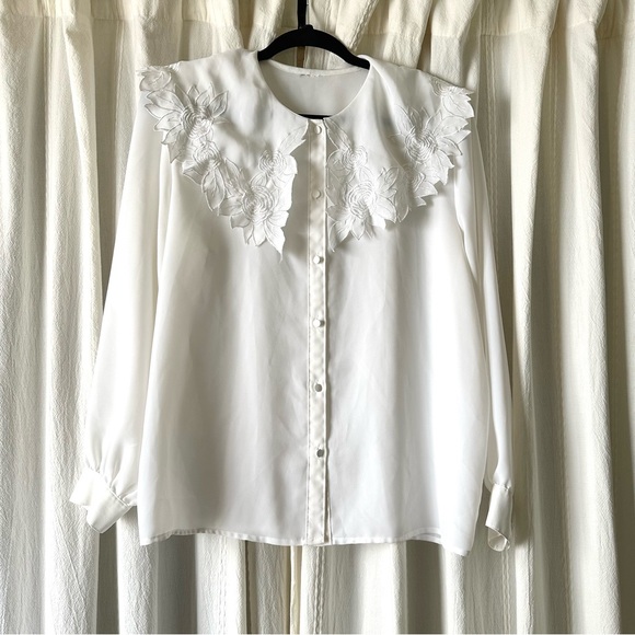 VINTAGE Embroidered Collar Top - Picture 1 of 3